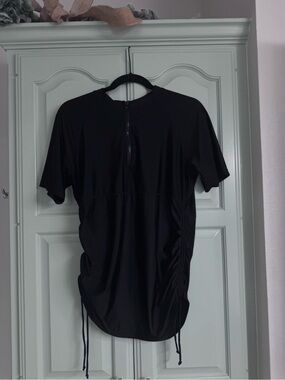 Black Short-Sleeve Zip-Front Women’s swim rash guard with Side Ruching